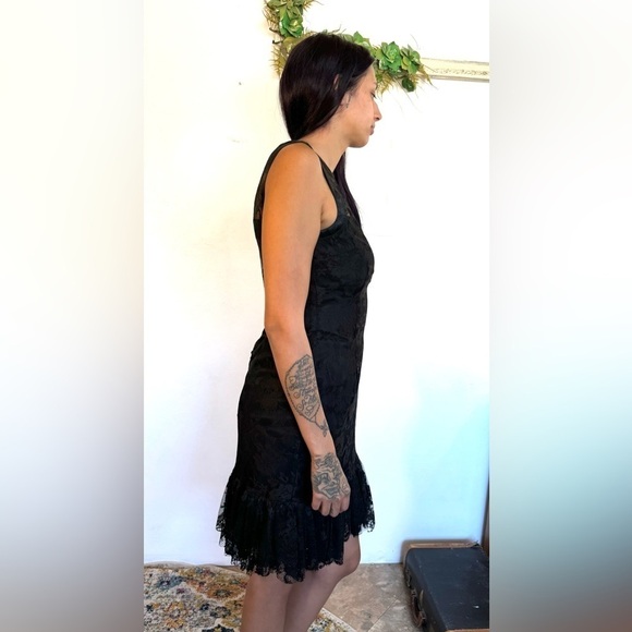 Size 6 Max and Cleo Lace black dress with ruffle detail. Fitted mini dress - Picture 5 of 12